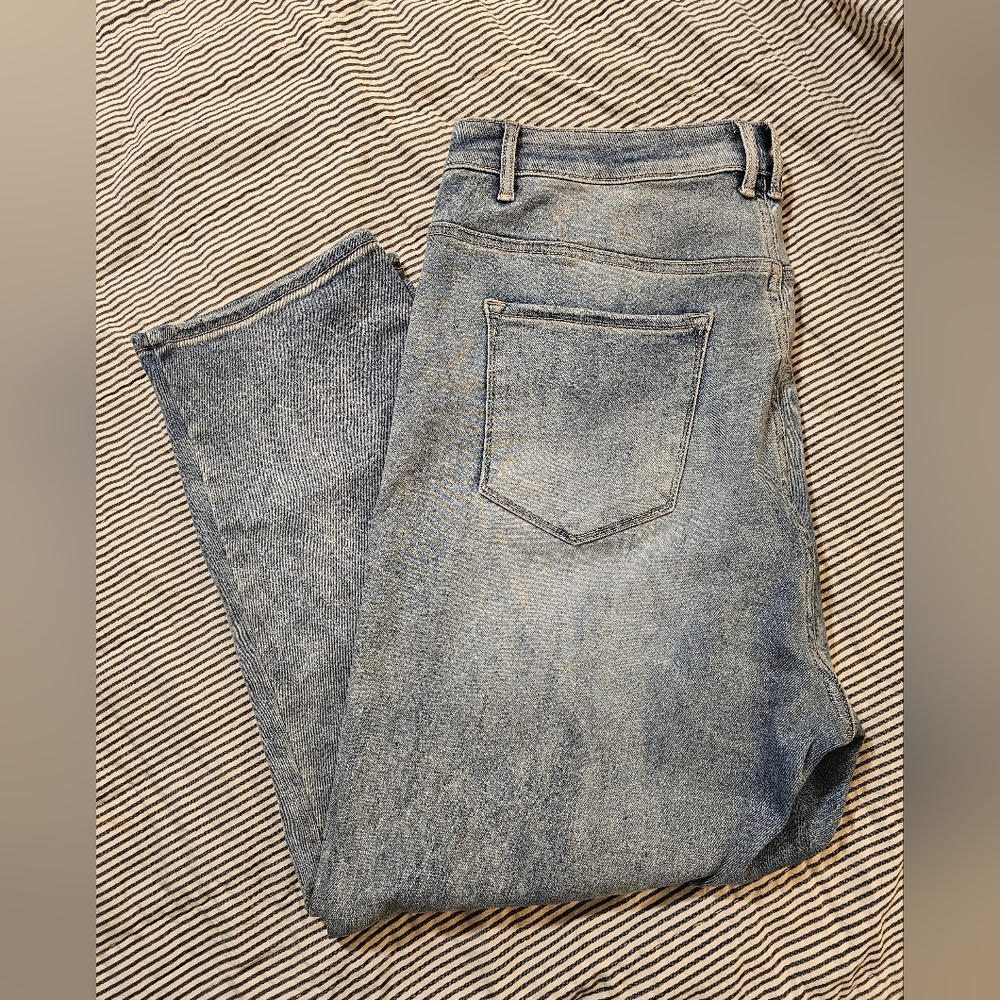 Risen High Waist Mom Jeans